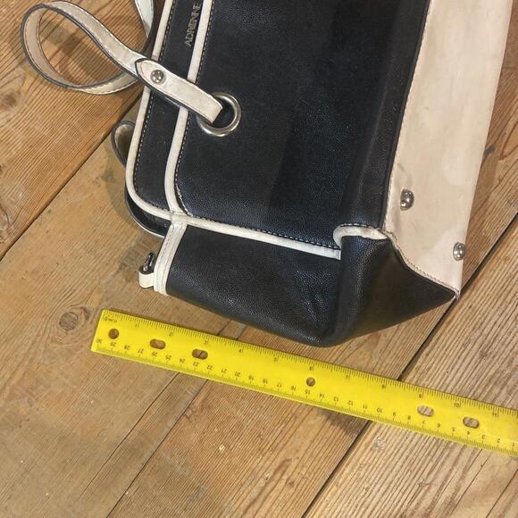 Adrienne Vittadini Black And White Handbag - Picture 9 of 9